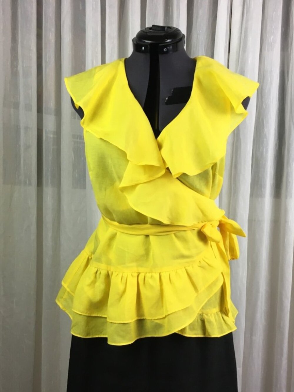 [EUC] A NEW DAY Ruffle Wrap Sleeveless Blouse